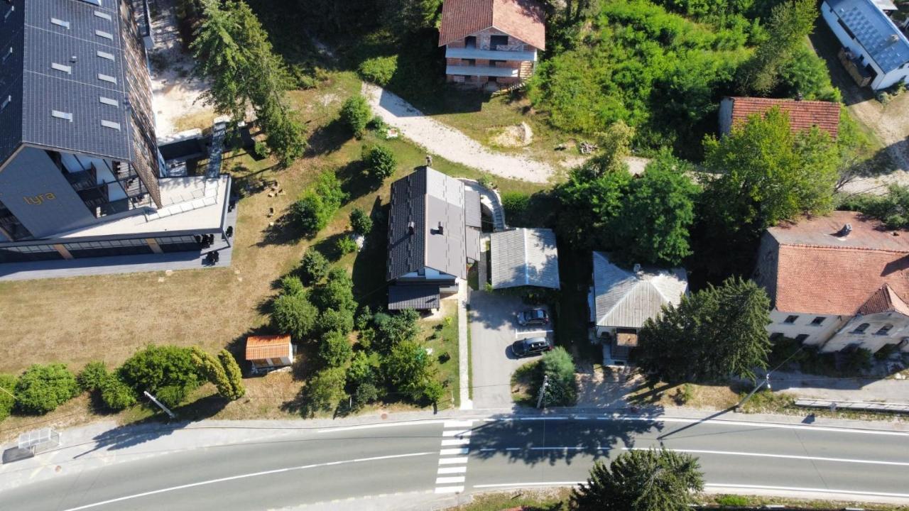 Apartment Bobic Licko Petrovo Selo Exterior foto